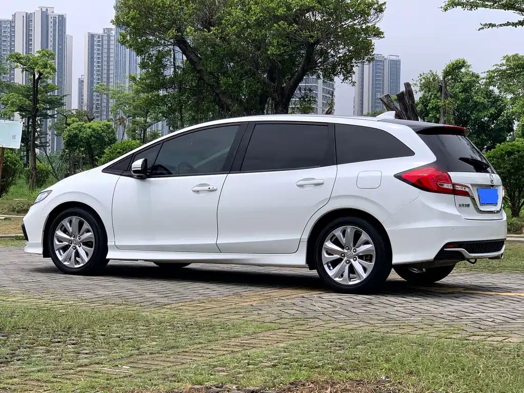 Jade 1.8 L Auto Comfort 5-seat