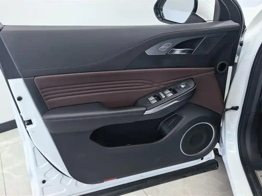 WEY VV5 1.5 T 2 WD Pioneer