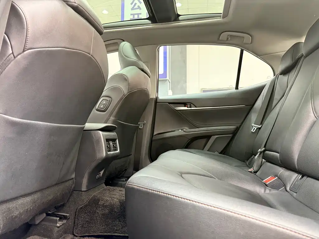 Camry 2.5 G Luxury