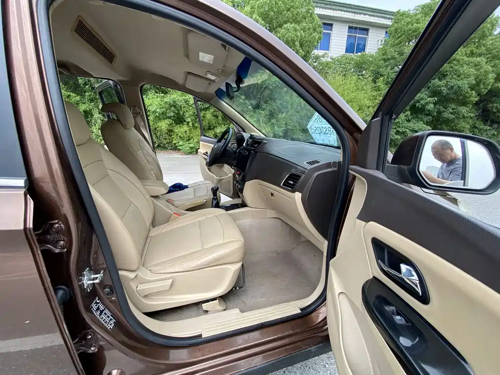 Wuling Hongguang 1.5 L S1 Comfort CN-V