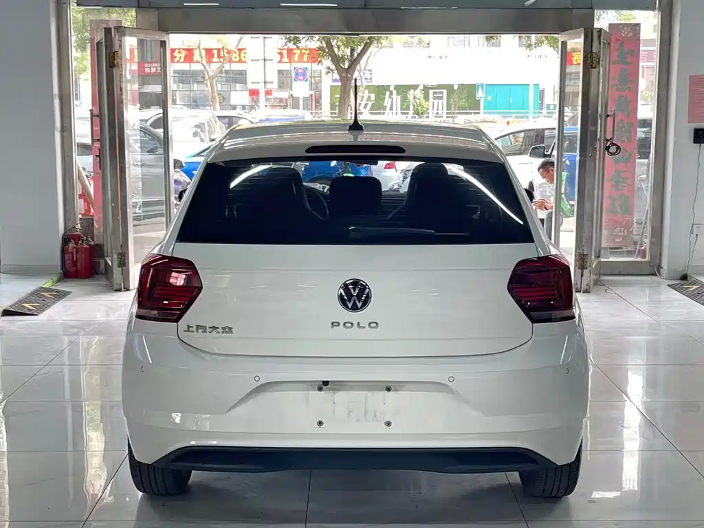 Polo Plus 1.5 L Auto Colorful Tech
