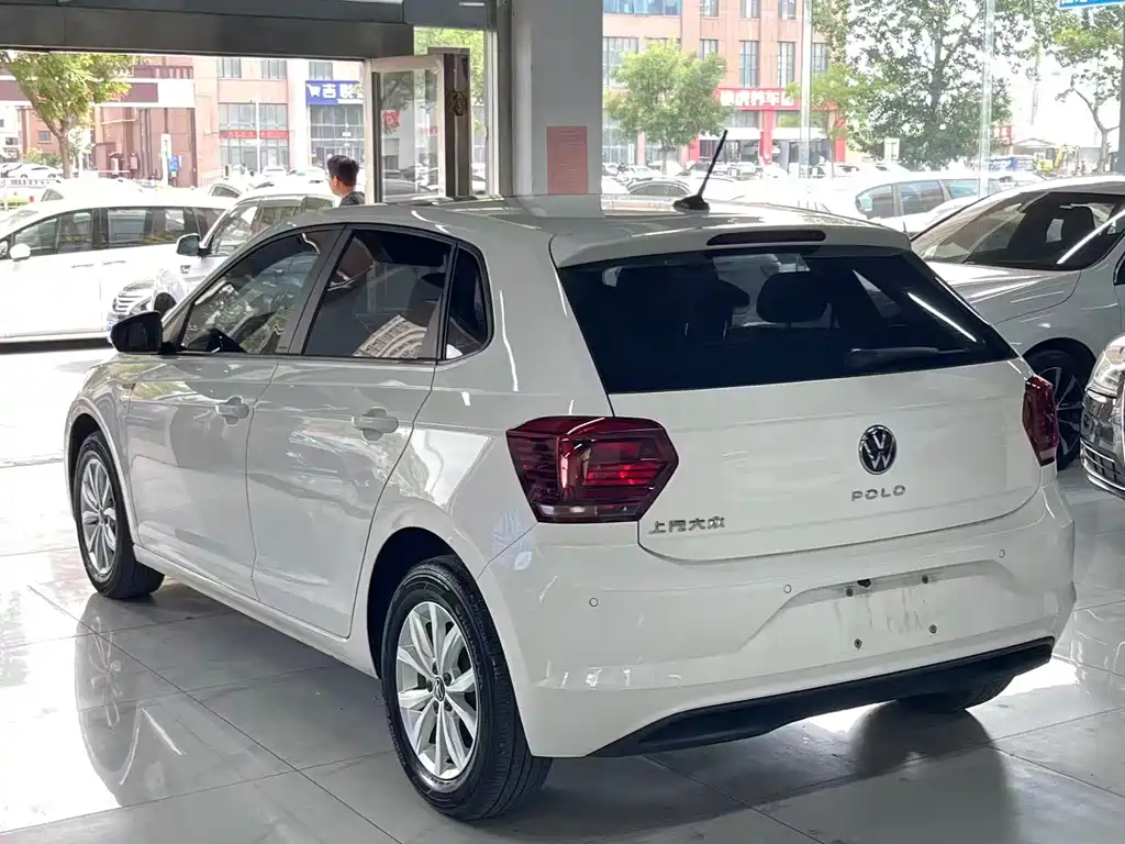 Polo Plus 1.5 L Auto Colorful Tech