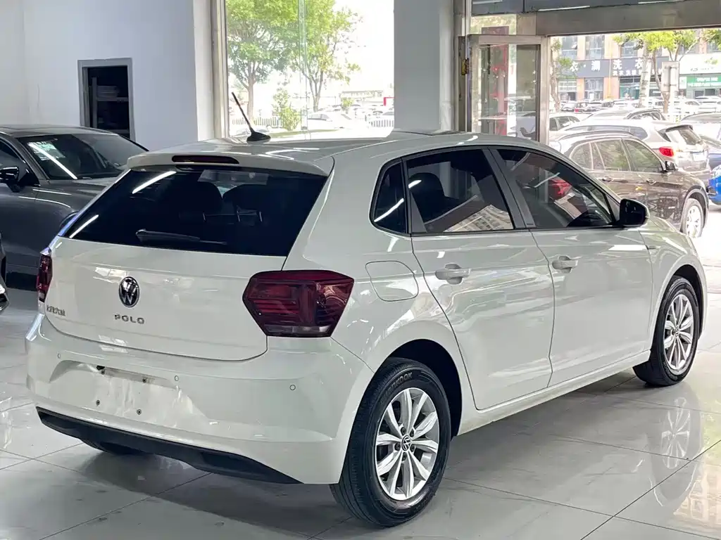 Polo Plus 1.5 L Auto Colorful Tech