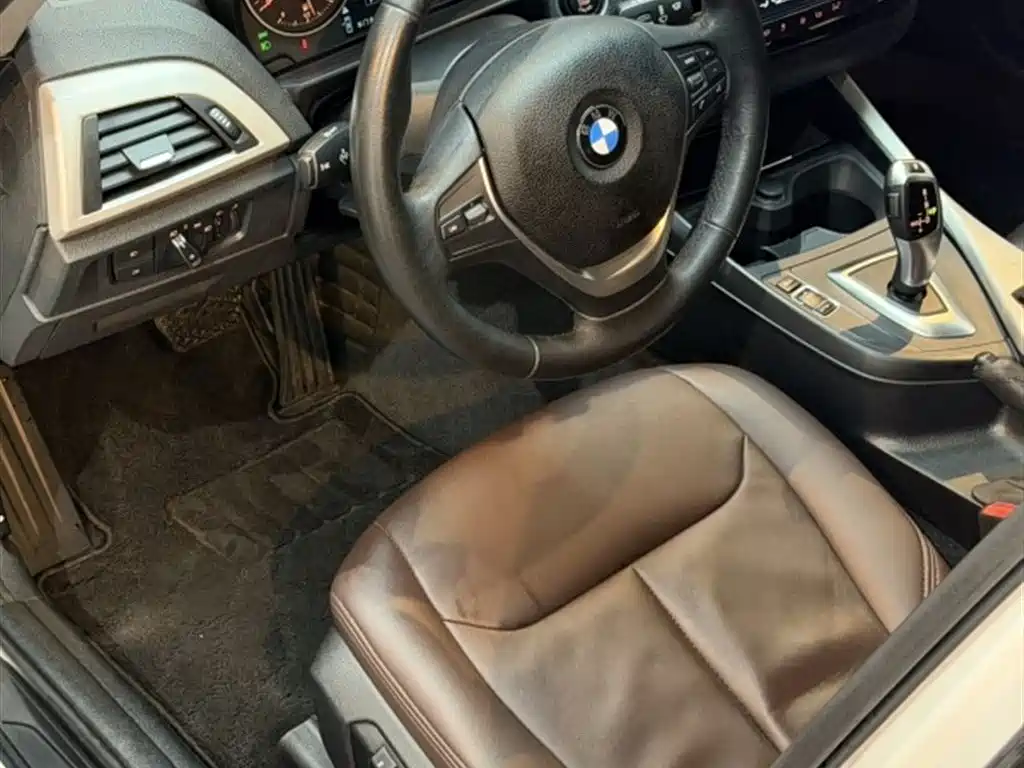 BMW 1 Series (Import) 120 i Leading