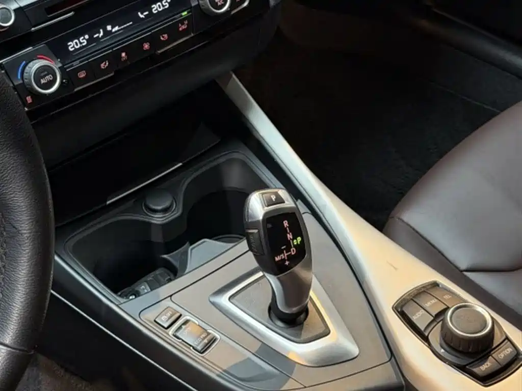 BMW 1 Series (Import) 120 i Leading