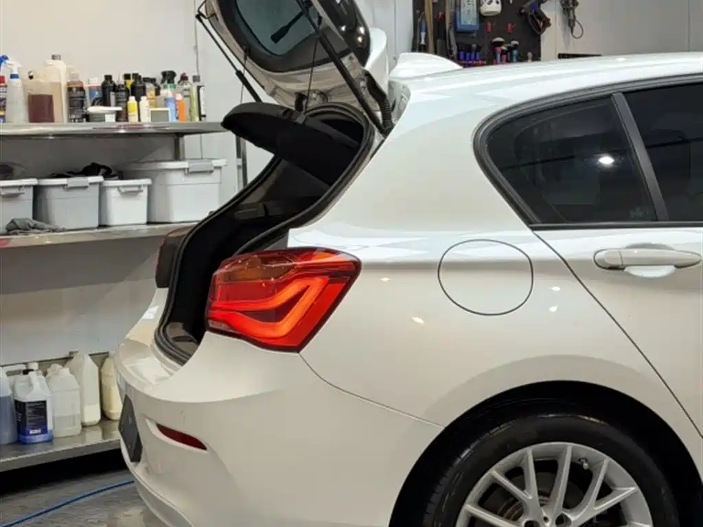 BMW 1 Series (Import) 120 i Leading