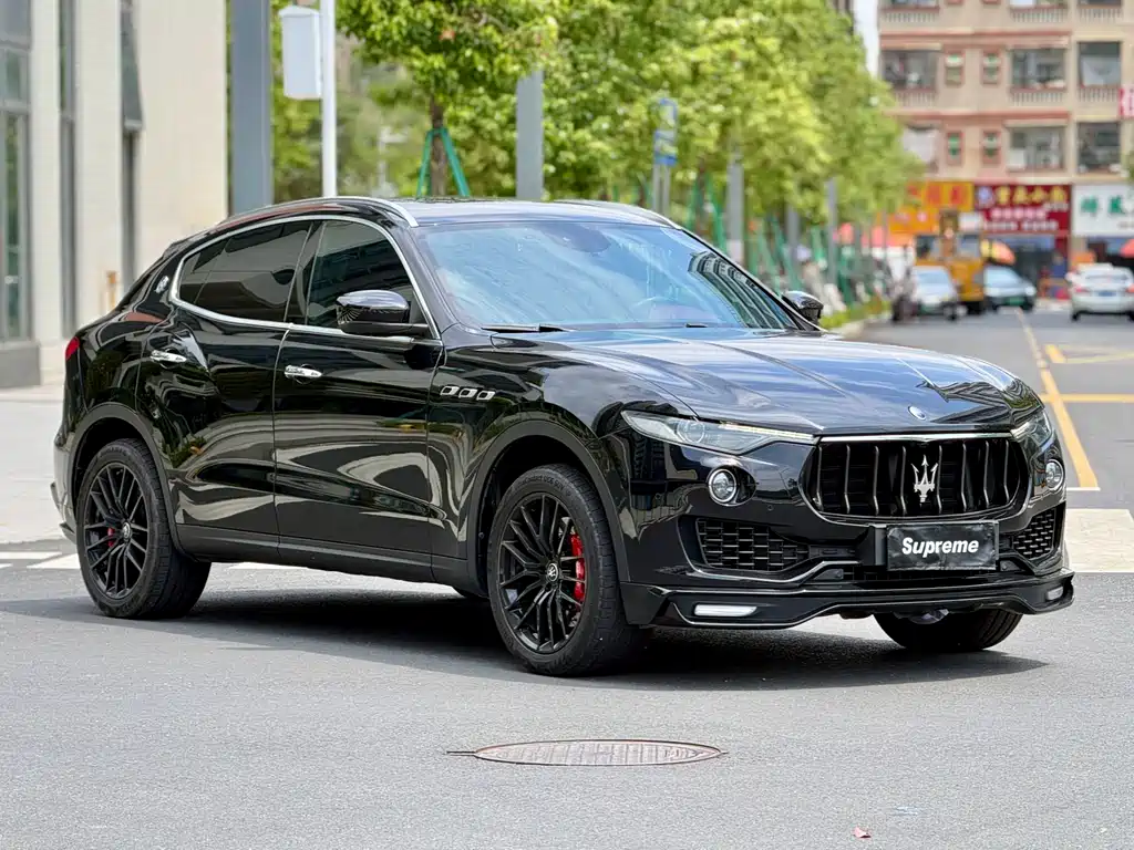 Levante 3.0 T Sport