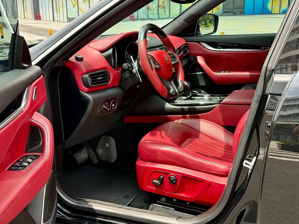 Levante 3.0 T Sport