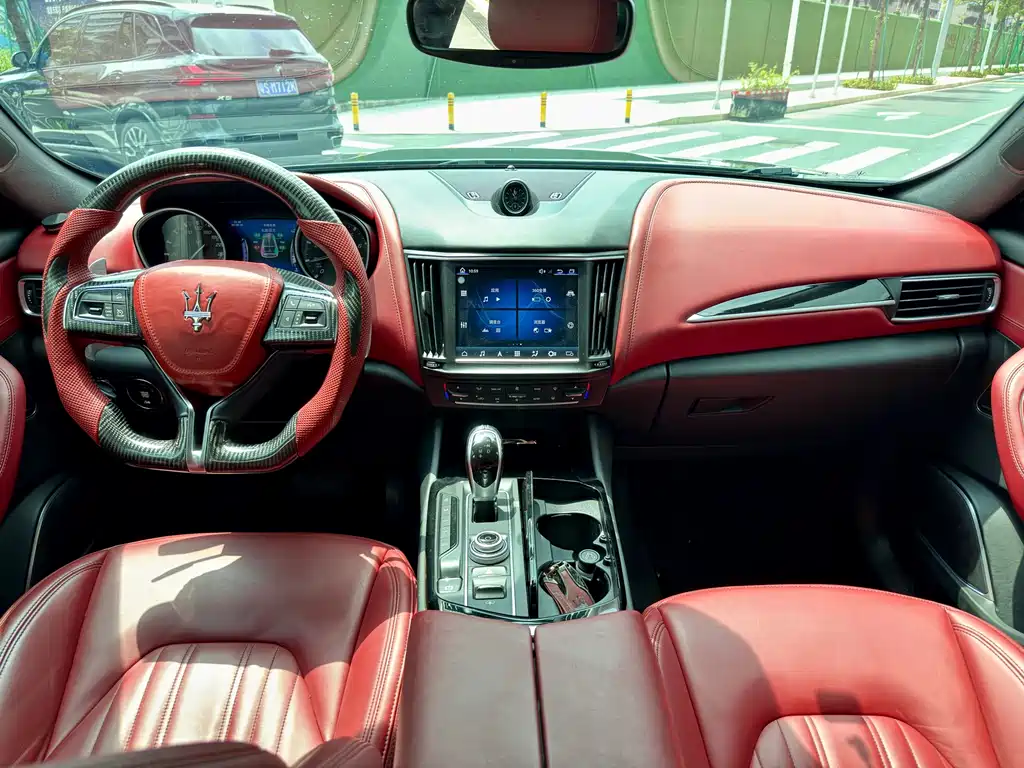 Levante 3.0 T Sport