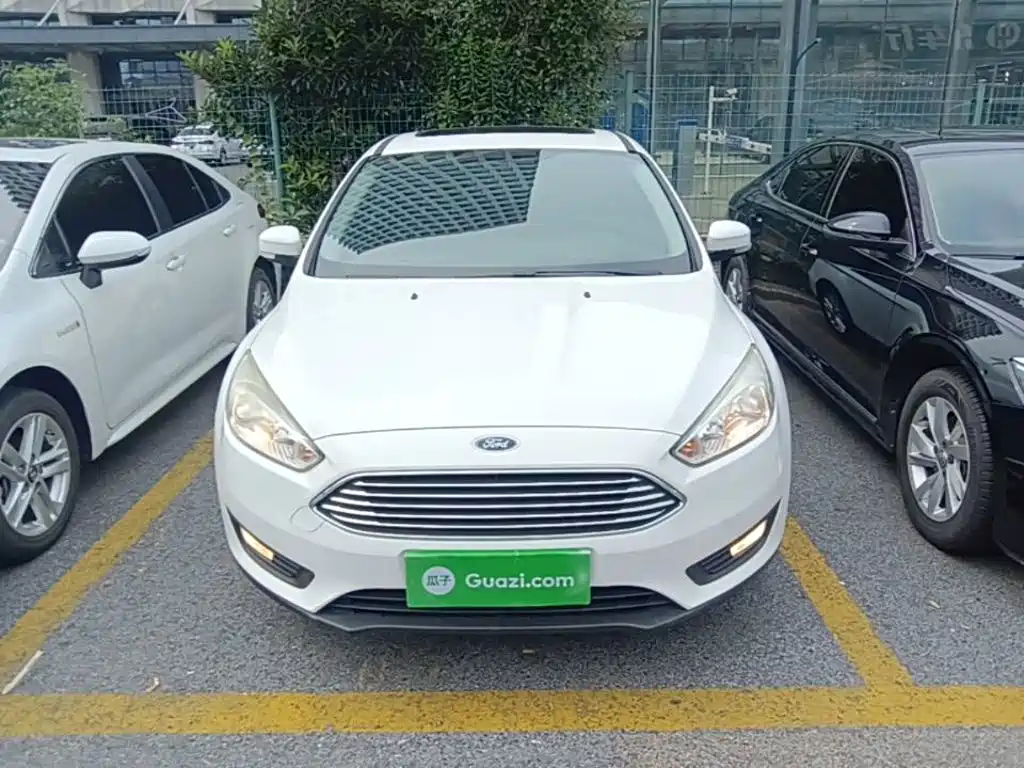 Focus Sedan Classic 1.6 L Auto Style Smart Travel