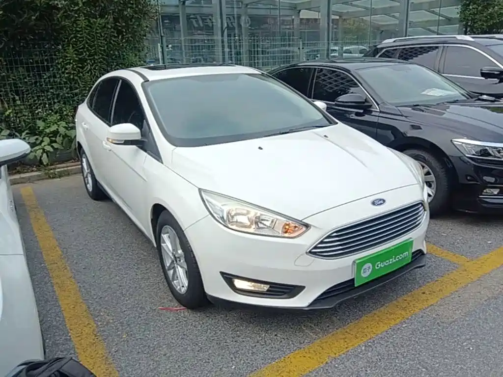 Focus Sedan Classic 1.6 L Auto Style Smart Travel