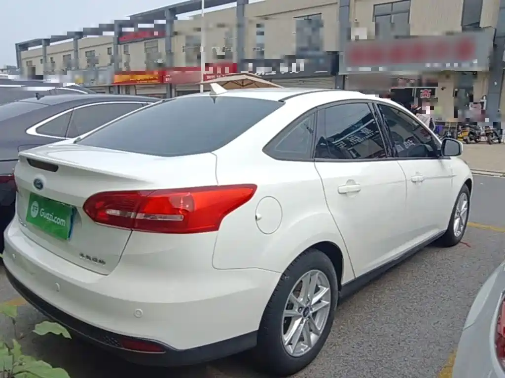 Focus Sedan Classic 1.6 L Auto Style Smart Travel