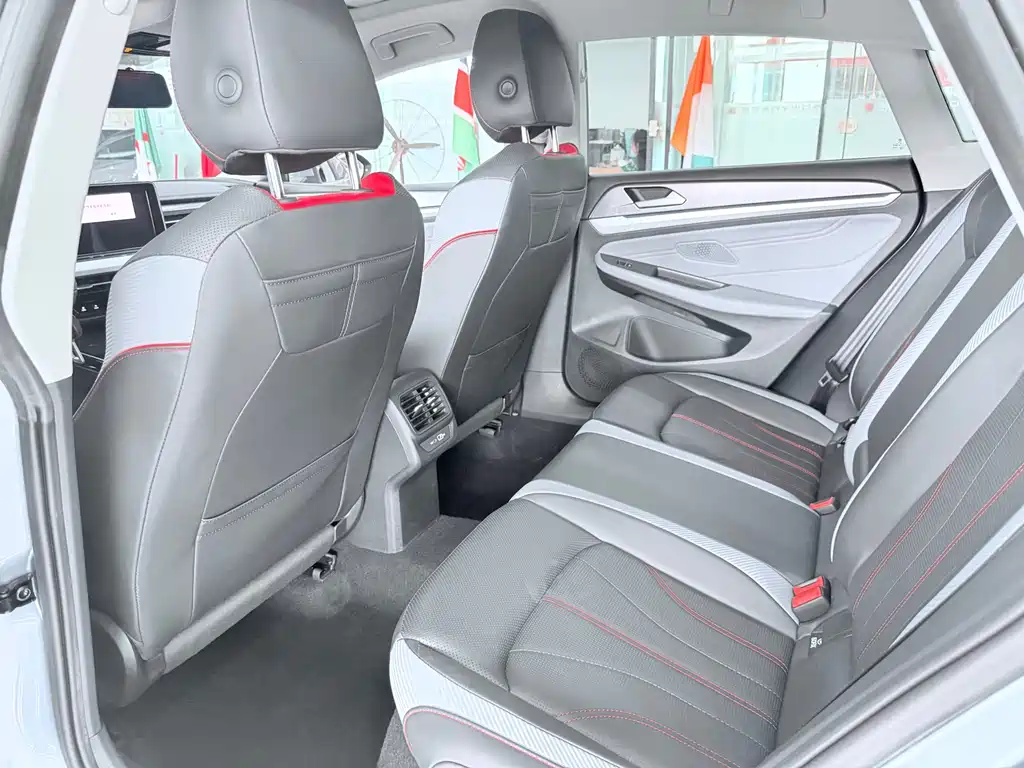 Lamando Lamando L 280 TSI DSG Spicy Cool