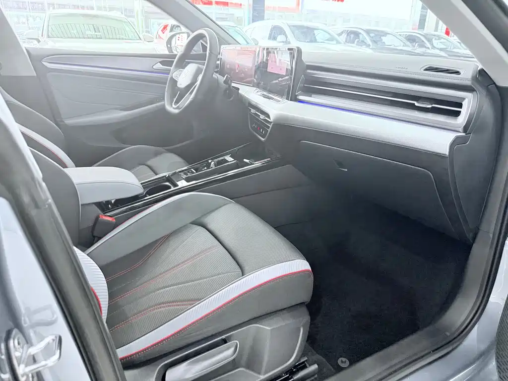 Lamando Lamando L 280 TSI DSG Spicy Cool