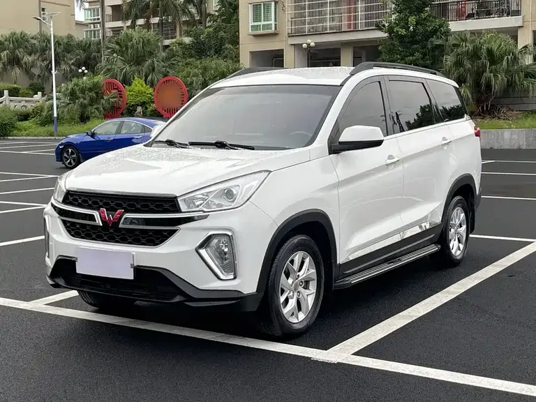 Wuling Hongguang S3 1.5 L Manual Comfort CN-V
