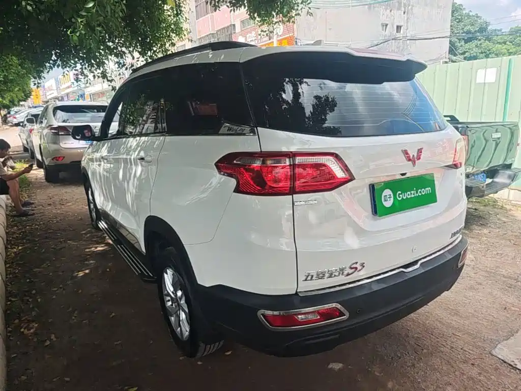 Wuling Hongguang S3 1.5 L Manual Comfort CN-V