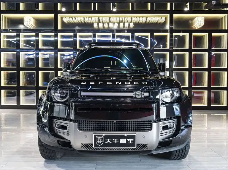 Land Rover Defender 110 3.0 T P400 X-Dynamic HSE