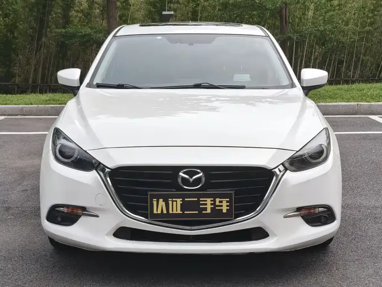 Mazda 3 Axela Hatchback 2.0 L Auto Sport CN-V