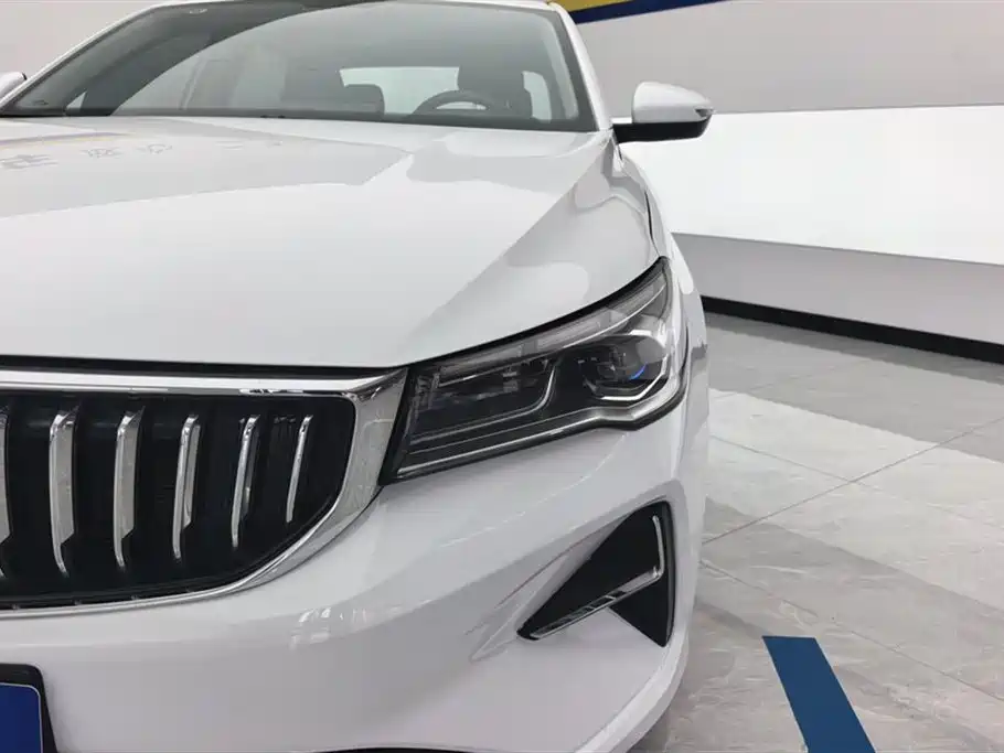 Emgrand 4 th Gen 1.5 L CVT Stellar