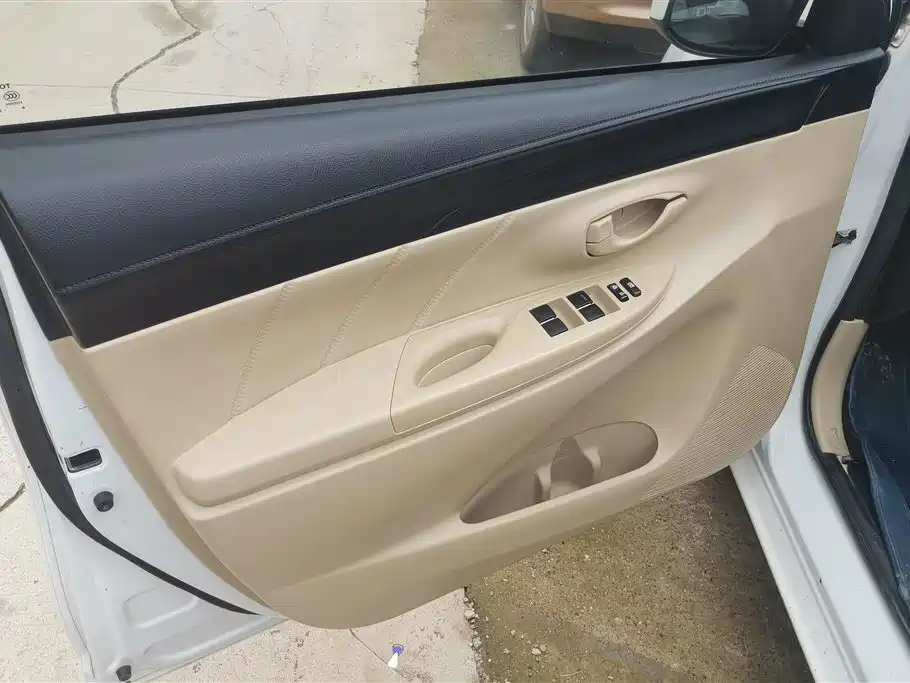 YARiS L Zhixuan 1.5 E CVT Charm Motion CN-VI