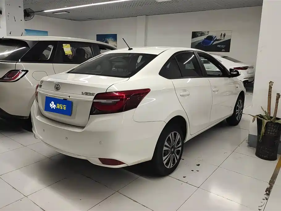 Vios 1.5 L CVT Creation