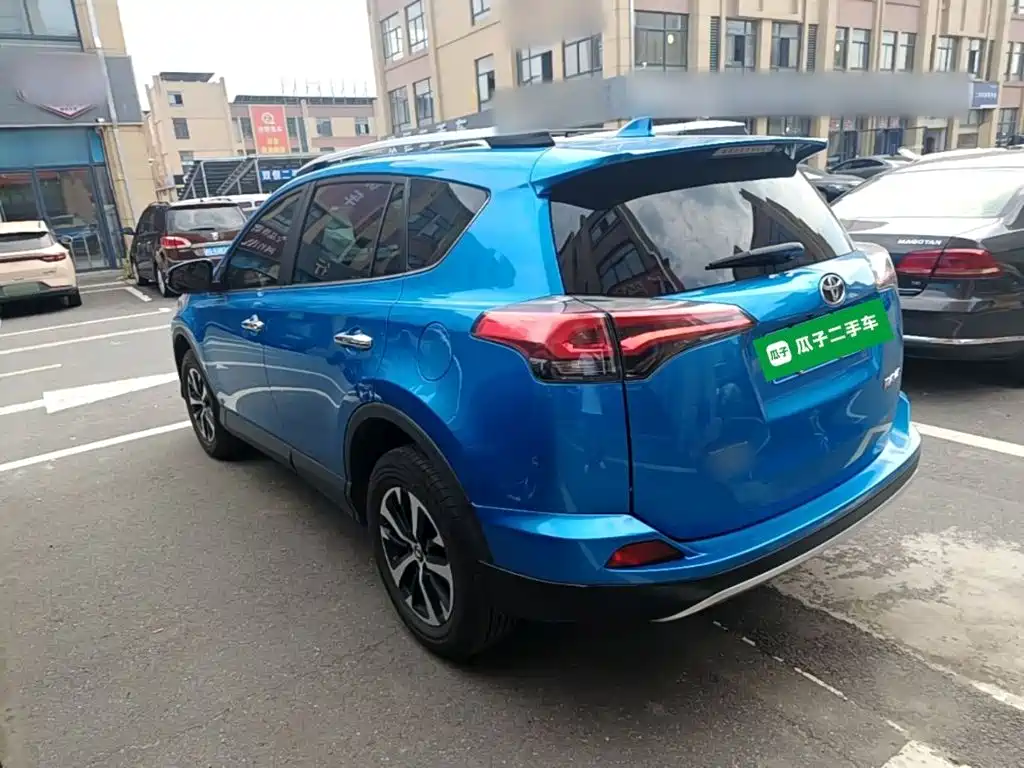 RAV4 2.0 L CVT 2 WD Smart Style CN-V