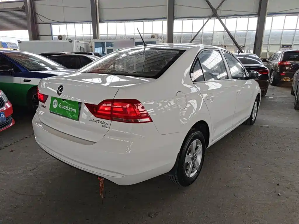 Santana 1.6 L Auto Style