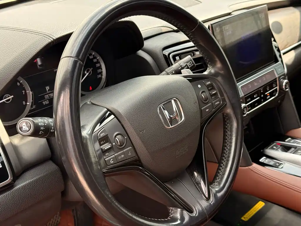 Honda UR-V 370 TURBO 4 WD Premium