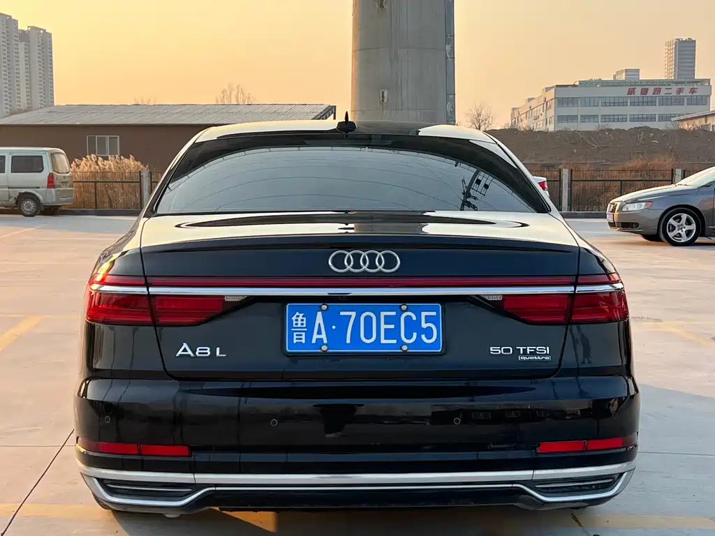 Audi A8 A8 L 50 TFSI quattro Comfort