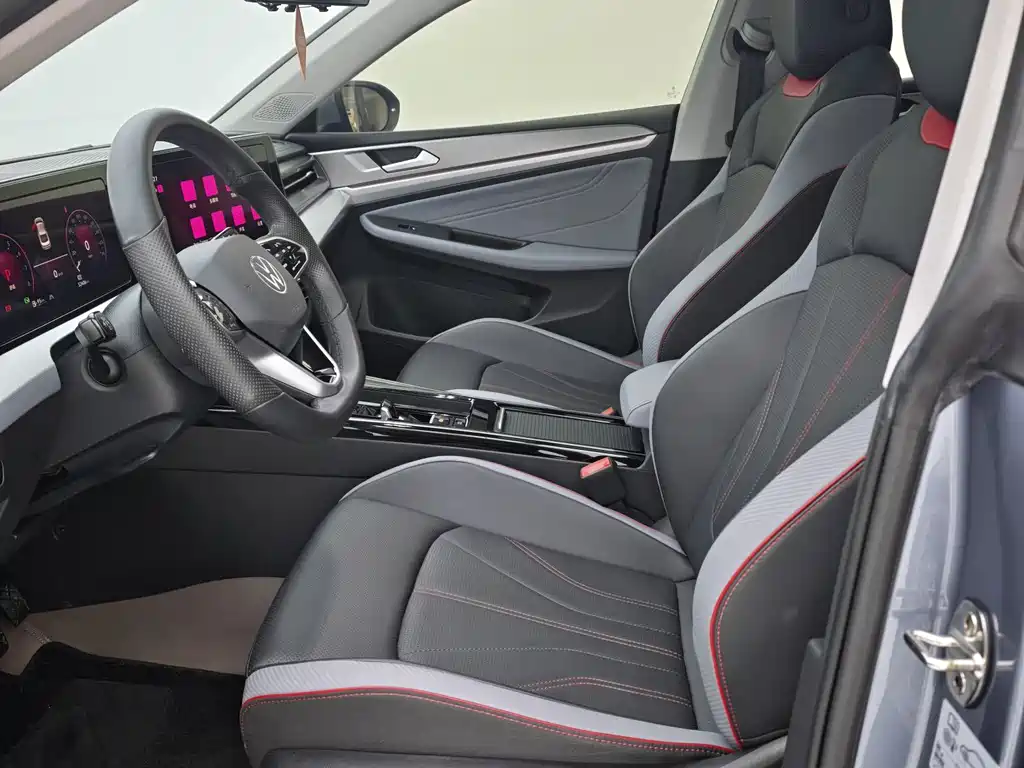 Lamando Lamando L 280 TSI DSG Spicy Cool