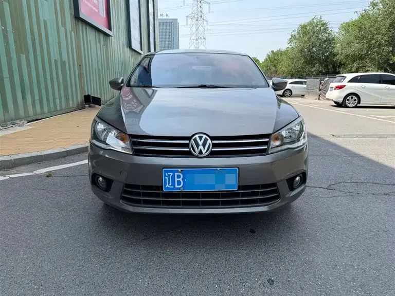 Volkswagen Jetta 1.6 L Manual Comfort