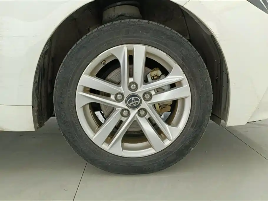 Levin Dual Engine 1.8 H E-CVT Leading