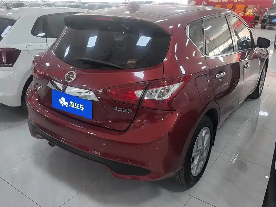 Tiida 1.6 L CVT Smart Travel