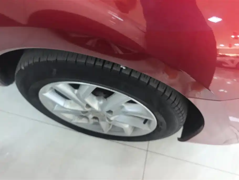 Tiida 1.6 L CVT Smart Travel