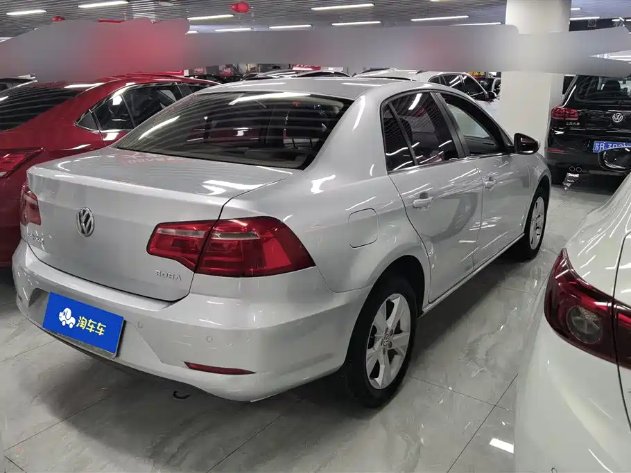 Bora 1.6 L Auto Comfort