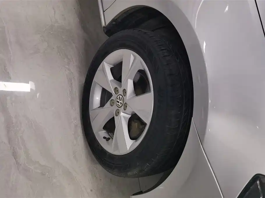 Bora 1.6 L Auto Comfort