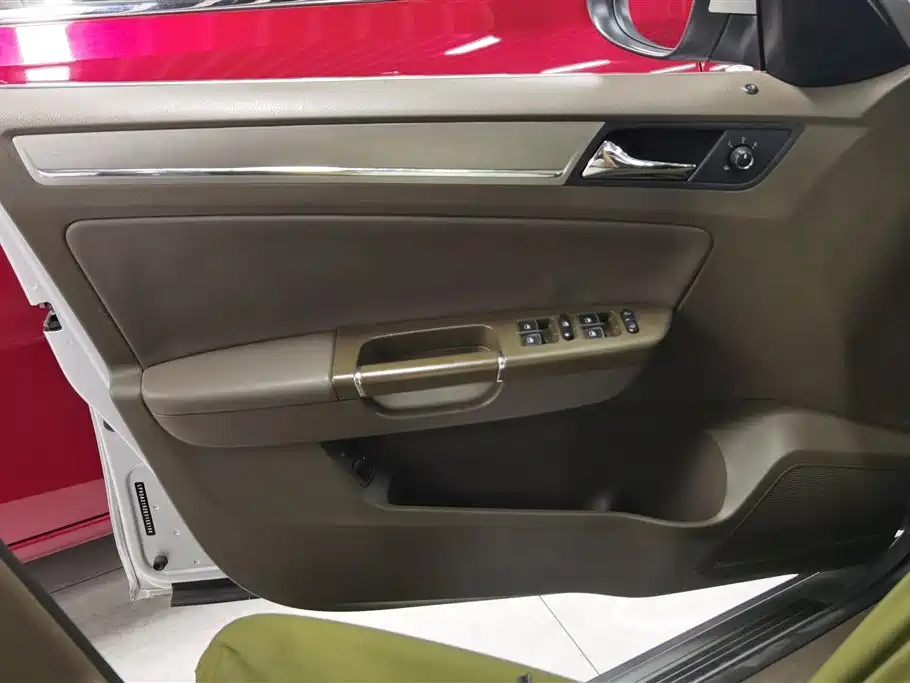 Bora 1.6 L Auto Comfort