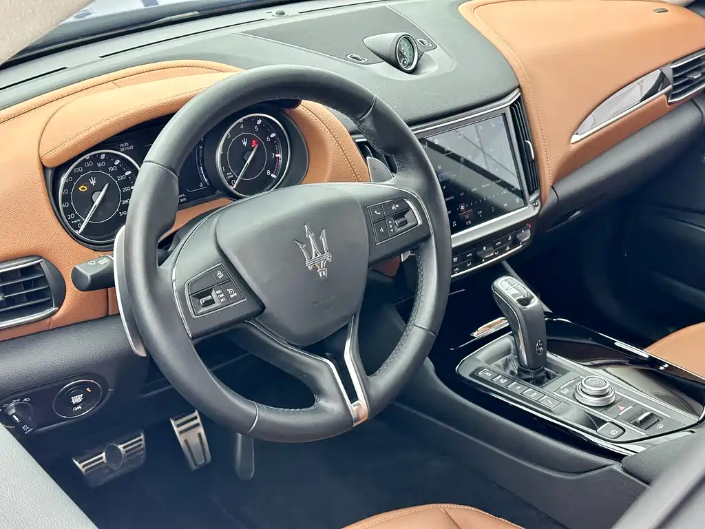 Levante 2.0 T GT