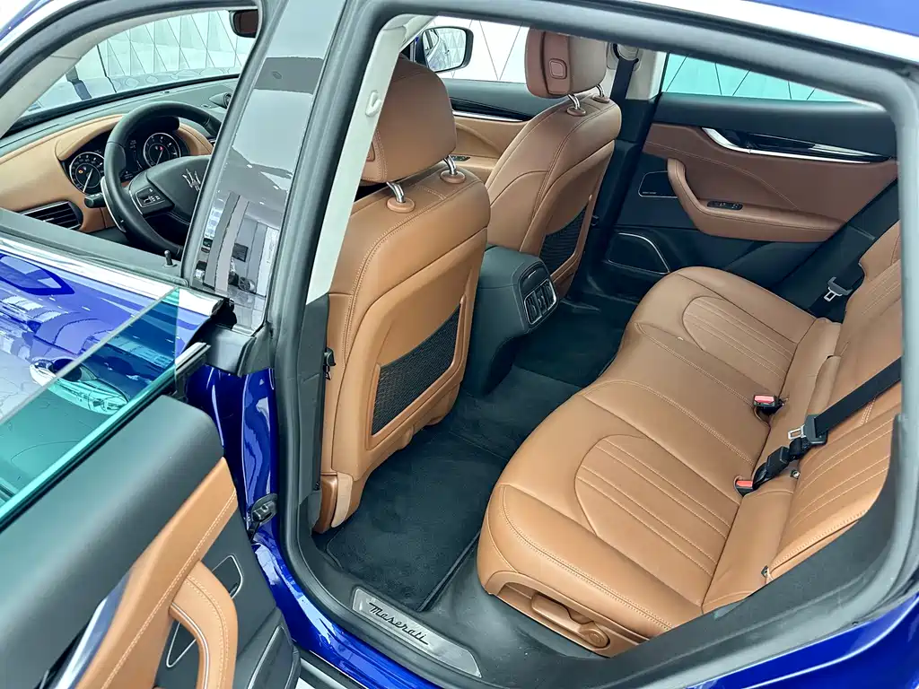 Levante 2.0 T GT