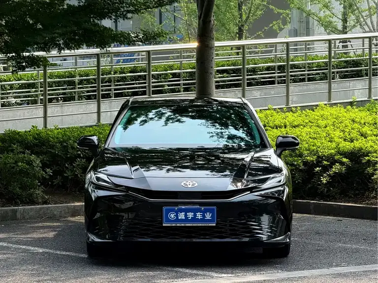 Toyota Camry 2.0 G Distinguished