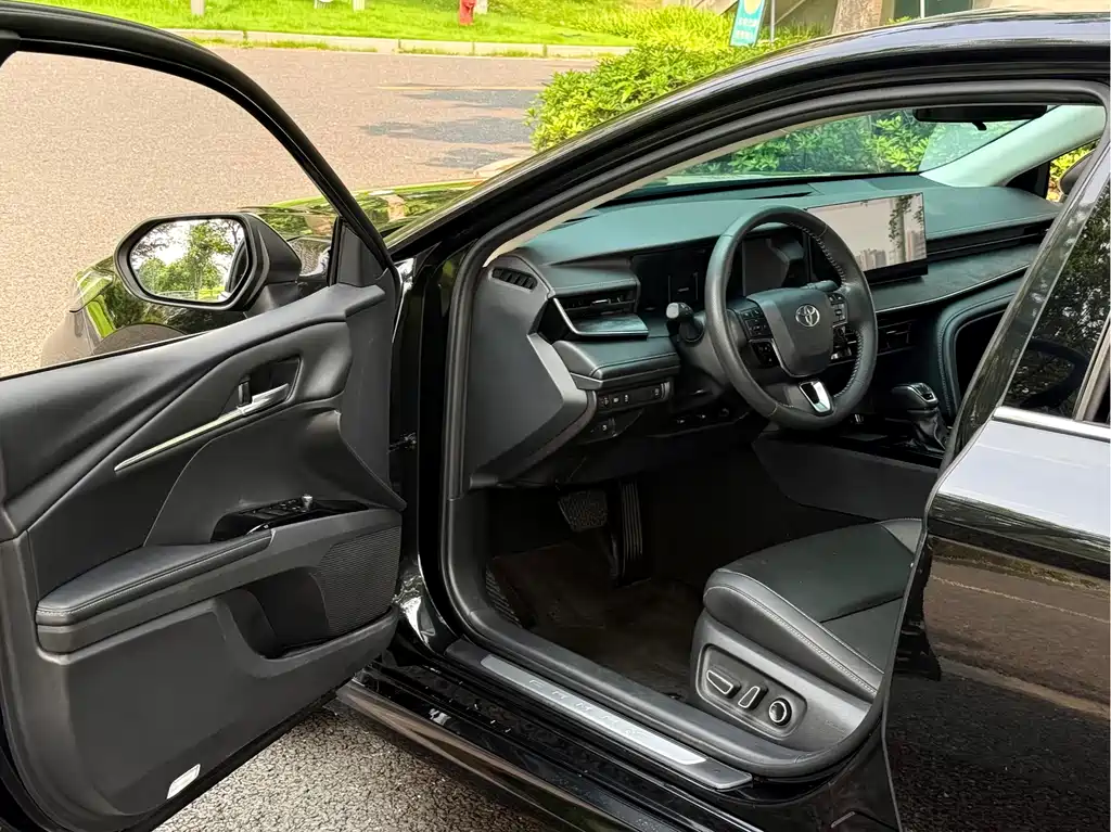Camry 2.0 G Distinguished