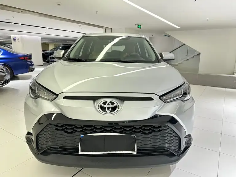 Toyota Frontlander 2.0 L CVT Elite