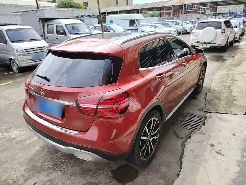 Mercedes-Benz GLA GLA 220 4 MATIC Luxury
