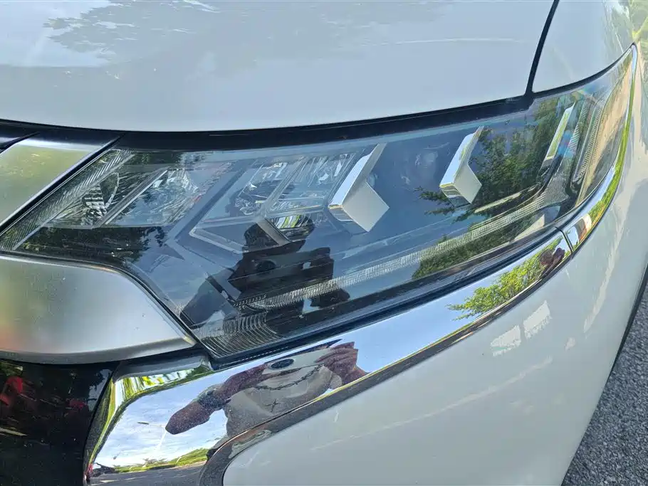Outlander 2.4 L 4 WD Enjoyment 5-seat