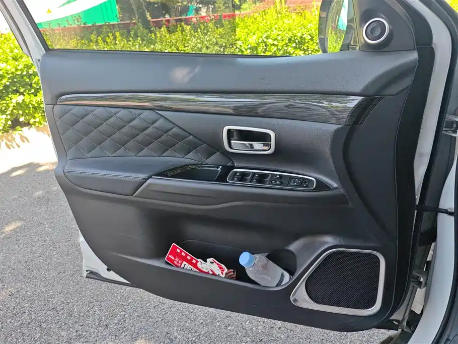 Outlander 2.4 L 4 WD Enjoyment 5-seat