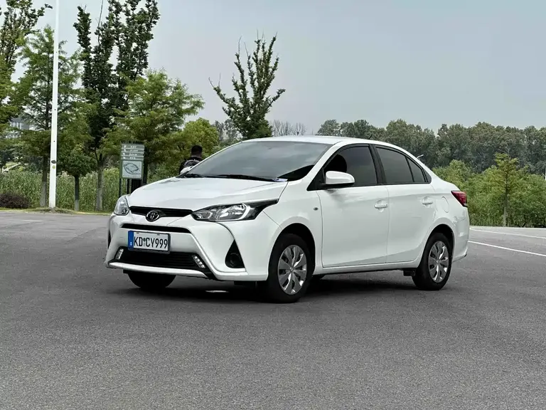 Toyota YARiS L Zhixiang 1.5 L CVT Leading