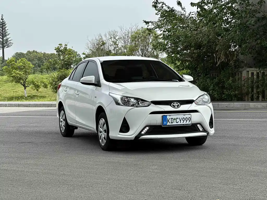 YARiS L Zhixiang 1.5 L CVT Leading