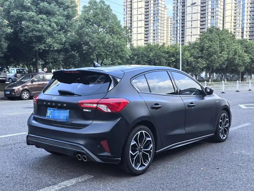 Focus Hatchback EcoBoost 180 Auto ST Line