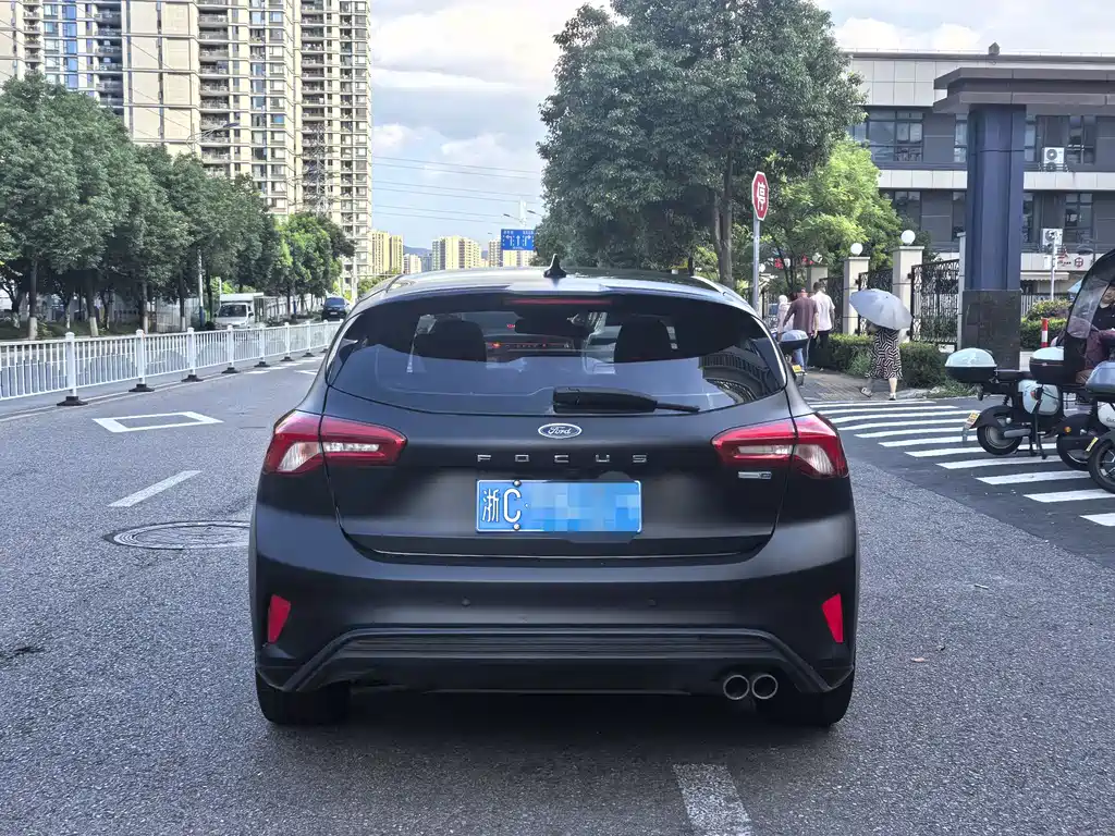 Focus Hatchback EcoBoost 180 Auto ST Line