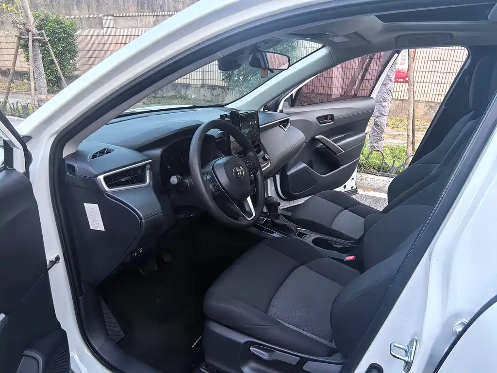 Frontlander 2.0 L CVT Leading